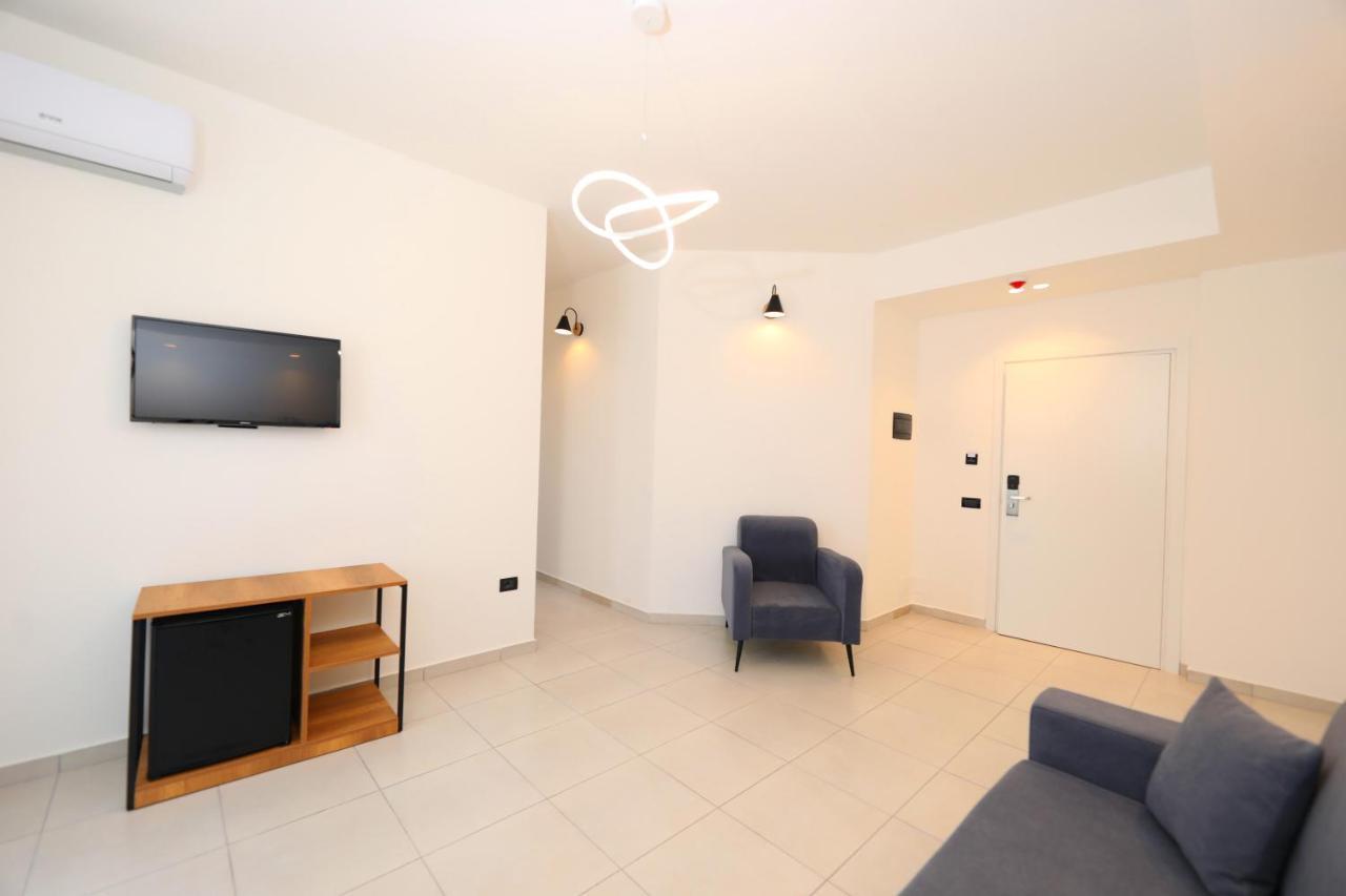 Maor Hotel Orikum Extérieur photo